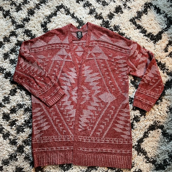 Bobeau Cardigan, Large, like new. Red Aztec/Southwestern print. Soft and cozy! - Picture 7 of 12
